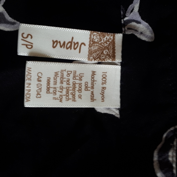 New Pug print shirt, small, black n white - Picture 2 of 2